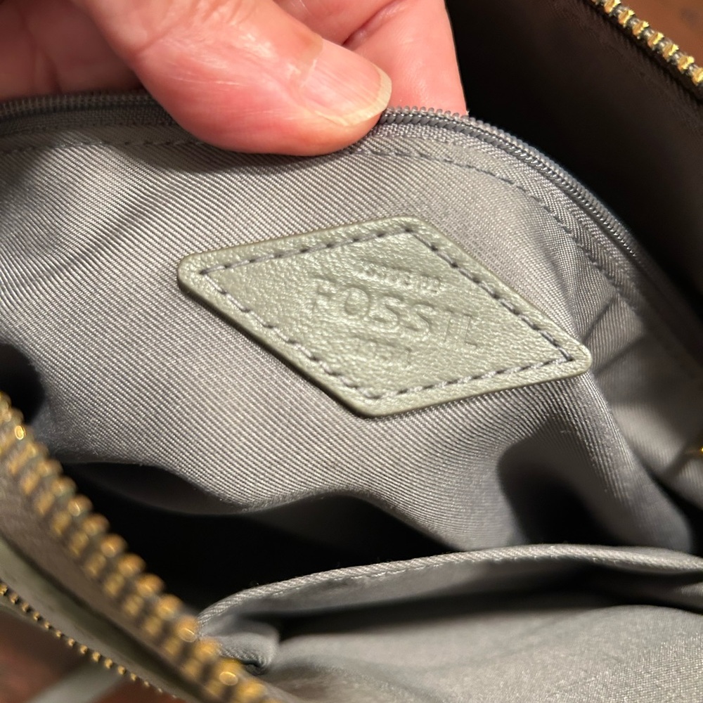 2 FOSSIL LEATHER BAGS - Picture 14 of 16